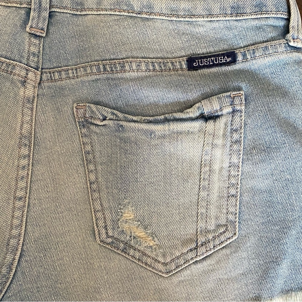 Just USA Cut Off Mid Rise Denim Fray Shorts Light Blue Distressed Medium - Picture 3 of 11